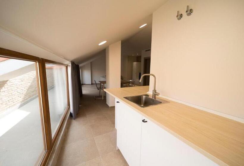Четырехместный Номер Стандарт, Hostal Martínez