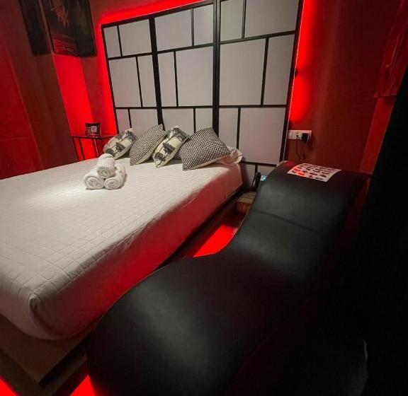 디럭스 룸, Utopía Alicante   Hotel Boutique Para Adultos