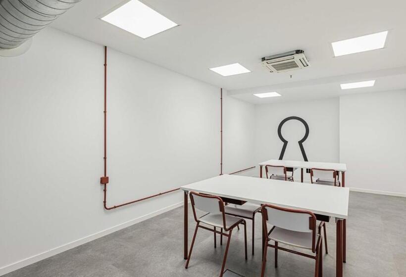 침실 4개 아파트, Micampus Santander Student Residence