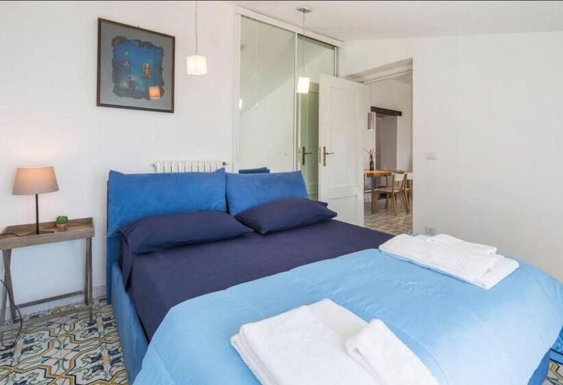 Номер Deluxe Вид на Море, Casa Flora B&b