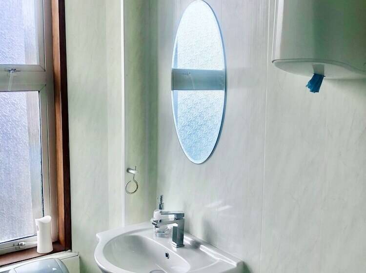 Номер Стандарт Совместная Ванная, Dalry Guesthouse