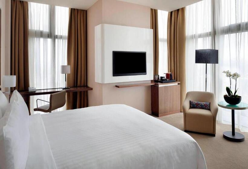 キングサイズベッドのエクゼクティブルーム, Istanbul Marriott Hotel Sisli