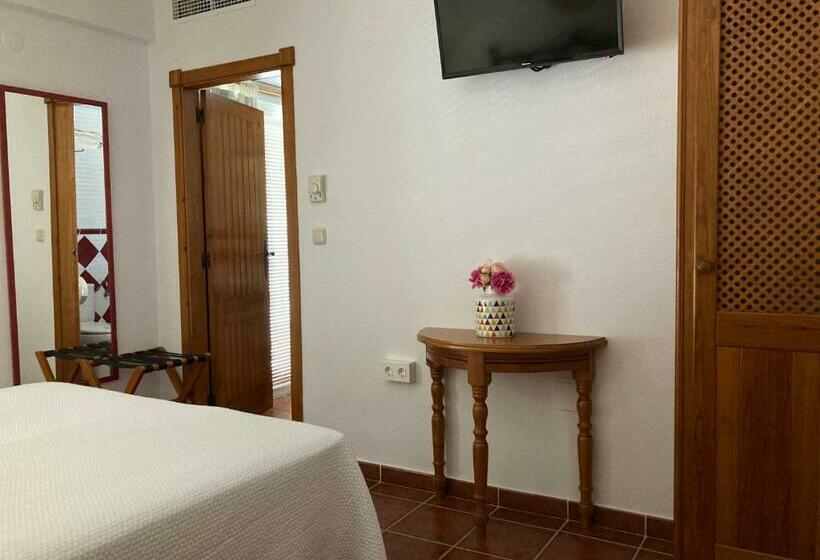 غرفة قياسية مزوَّدة بشُرفة, Hostal San Juan