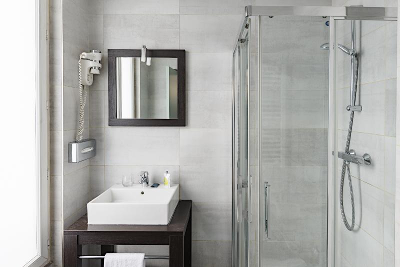 Семейный Номер, Grand Hôtel Clichy Paris