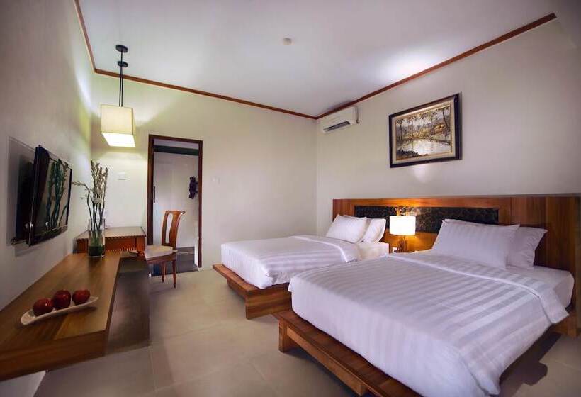 Номер Deluxe Вид на Бассейн, Aston Sunset Beach Resort  Gili Trawangan