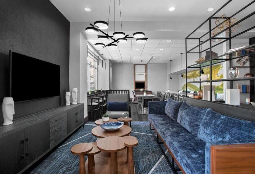 Номер Клуб Кровать Кинг, Renaissance Indianapolis North