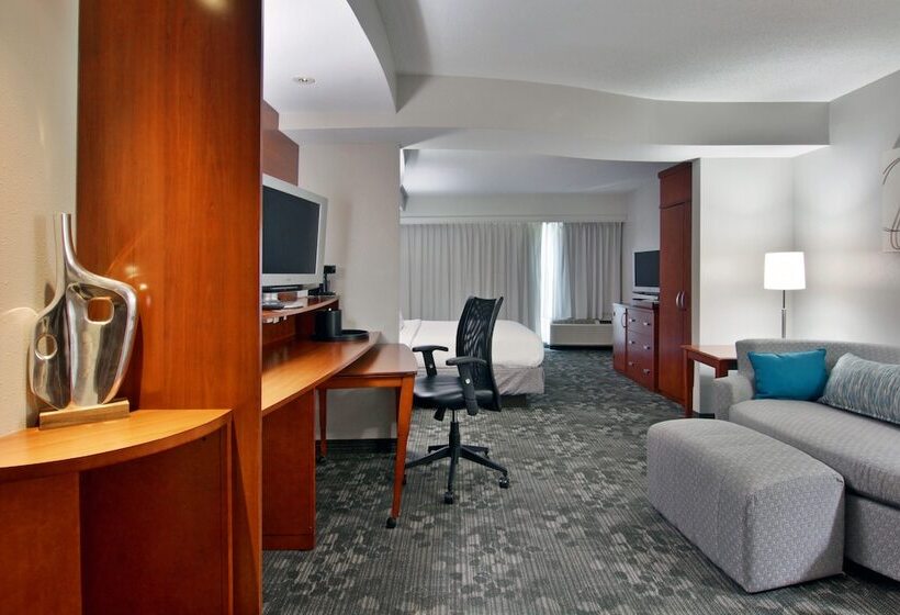 Люкс, Courtyard By Marriott Clarksville