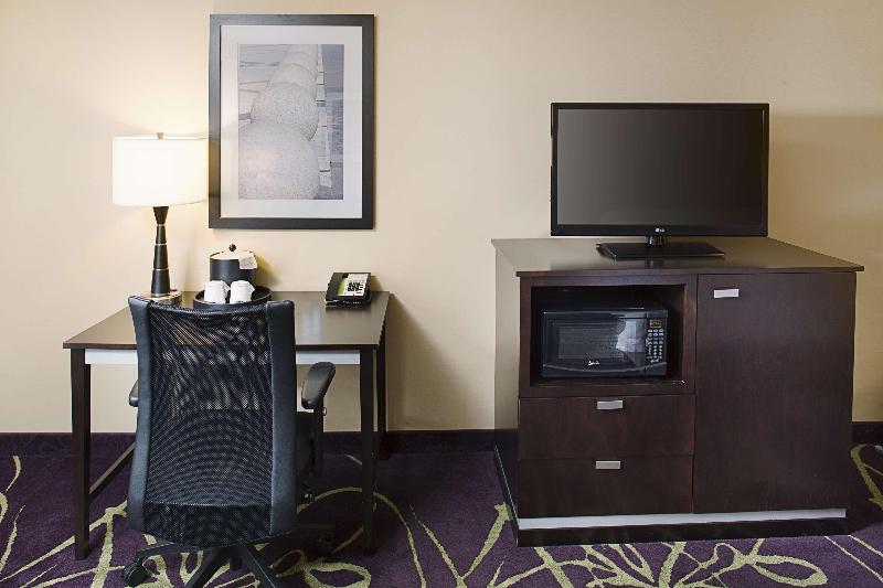 带大床的标准间, Hampton Inn & Suites Lansing West