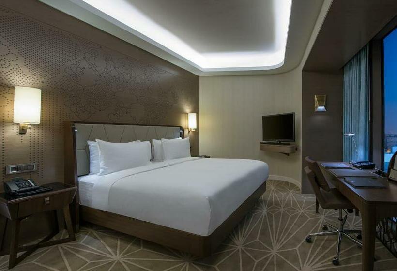 带大床的豪华间, Hilton Istanbul Kozyatagi