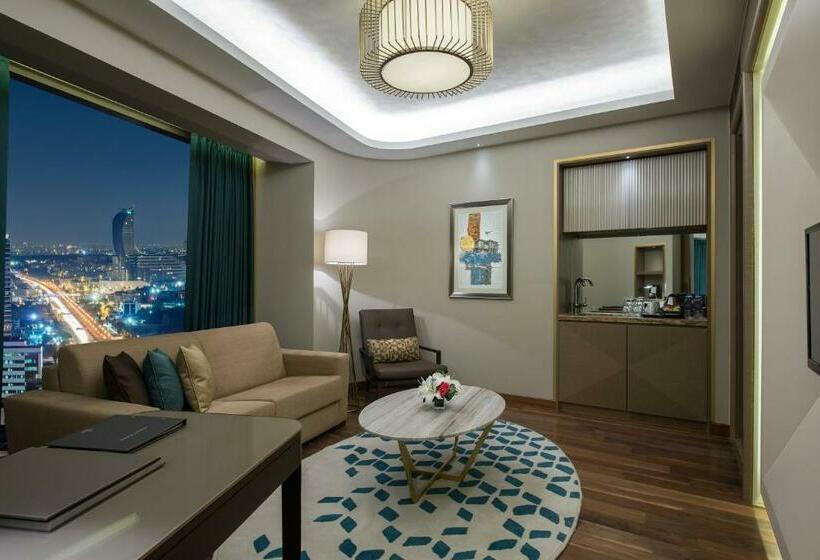 带双人大床的行政管理套房, Hilton Istanbul Kozyatagi