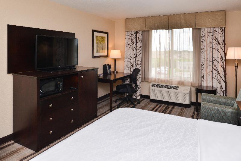 Номер Стандарт, Holiday Inn Express & Suites Emporia Northwest, An Ihg