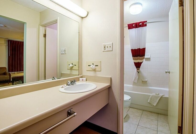 Номер Superior, Red Roof Inn And Suites Battle Creek