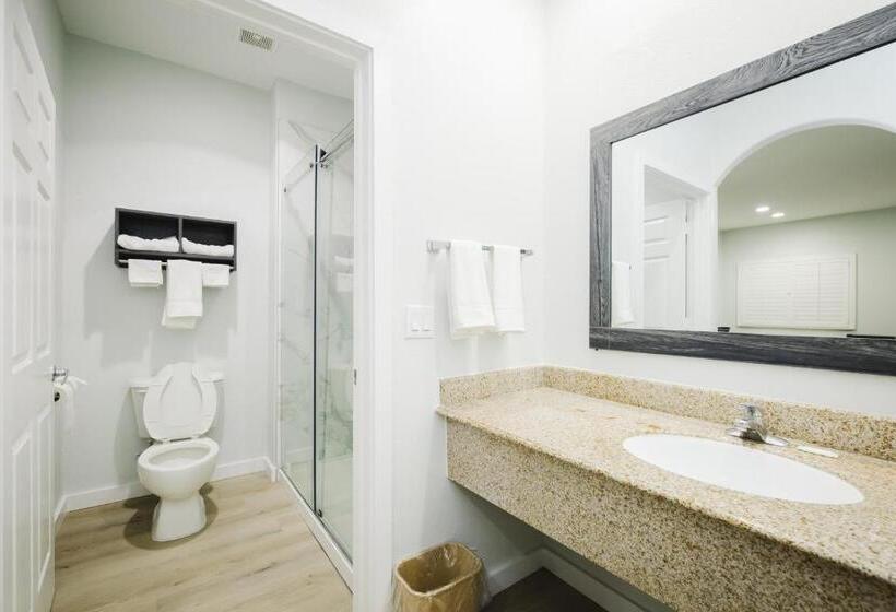 Стандартный Номер Кровать Кинг, Sapphire Inn And Suites