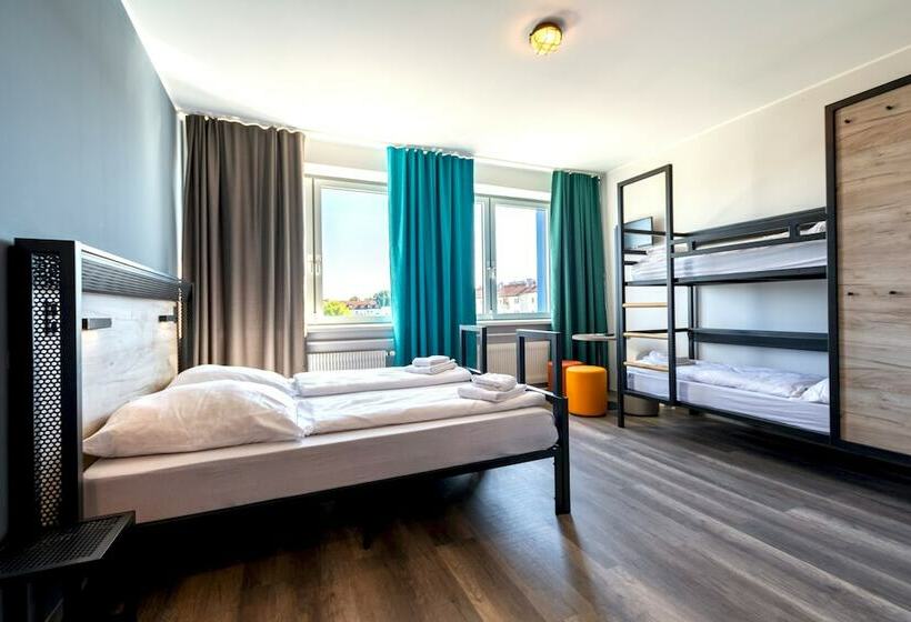 Четырехместный Номер Стандарт, a&o München Laim