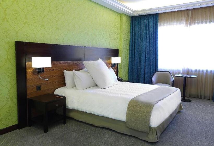 اتاق لوکس با تخت بزرگ, Corp Amman