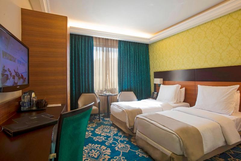 اتاق لوکس, Corp Amman