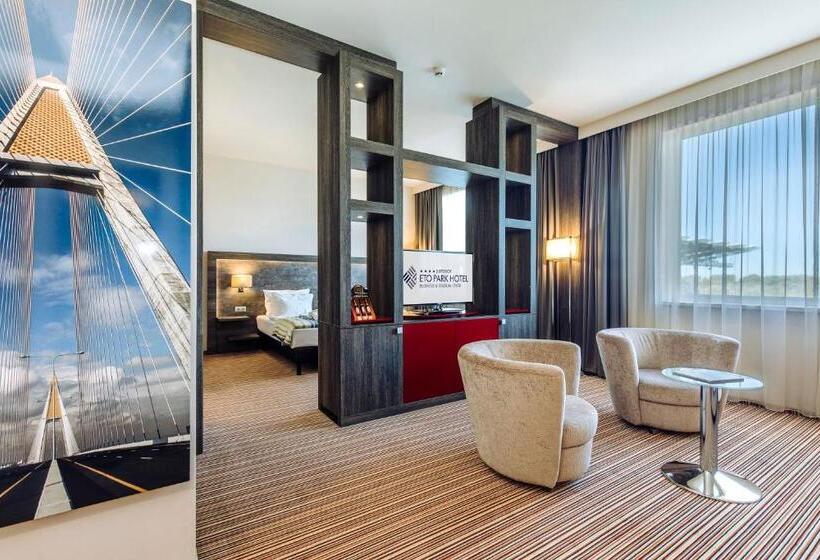 带景观的行政套房, Eto Park Hotel Business & Stadium