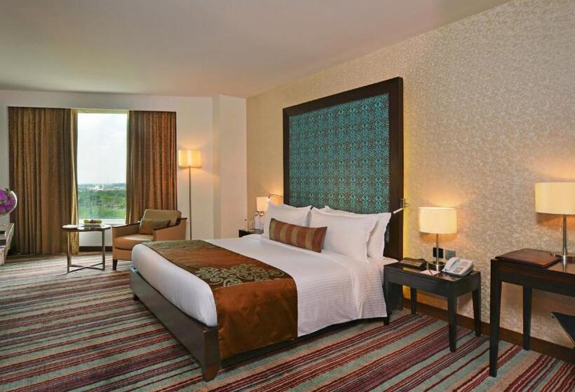 اتاق لوکس با تخت بزرگ, Holiday Inn Chandigarh Panchkula, An Ihg
