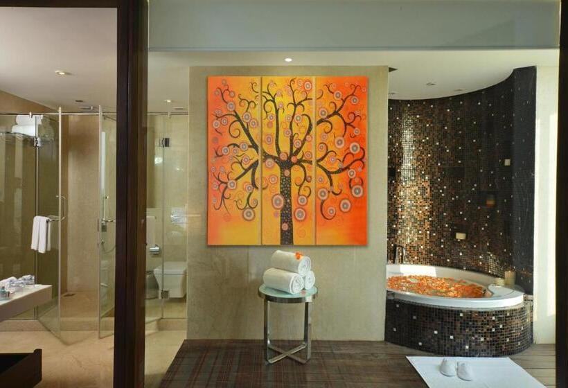 سوئیت جونیور با تخت بزرگ, Holiday Inn Chandigarh Panchkula, An Ihg