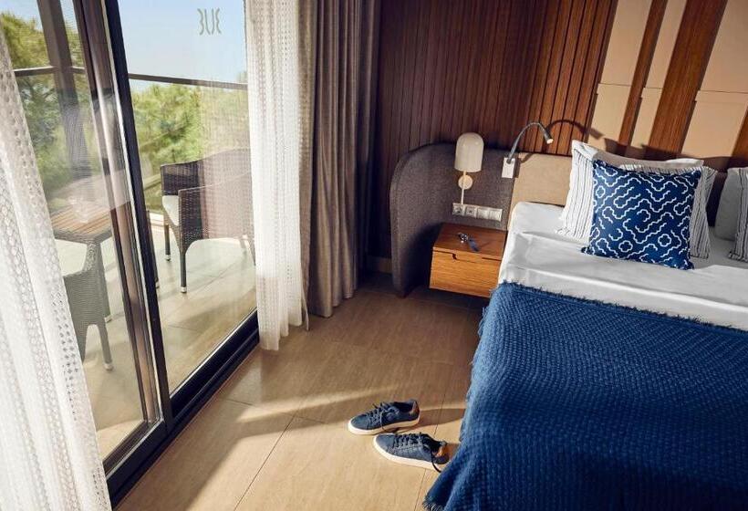 سوییت با چشم‌انداز دریا, Tui Blue Seno   Adults Only