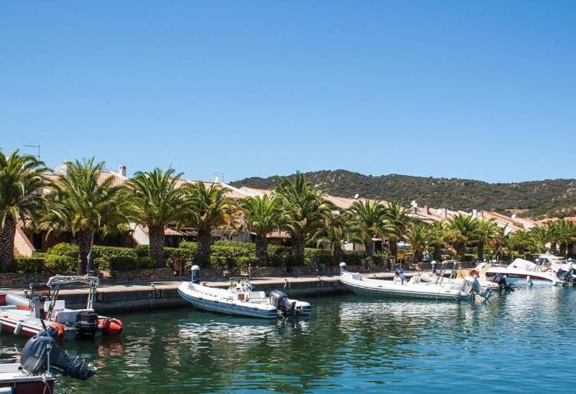 Escritório Estándar, Porto Ottiolu Resort