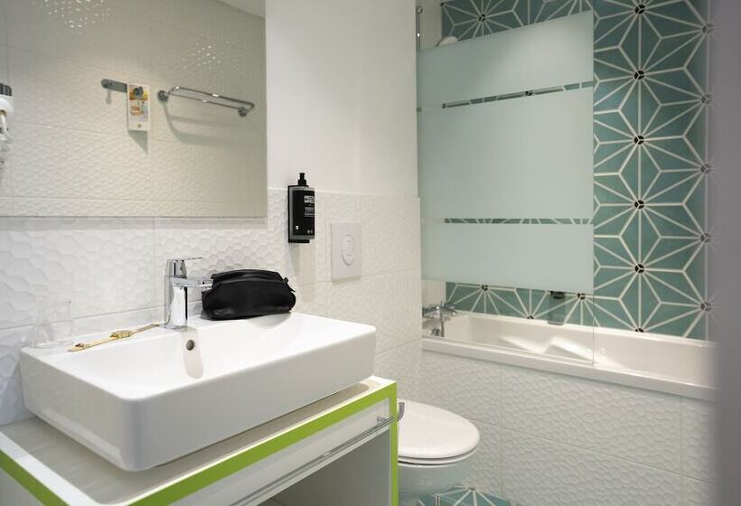 Quarto Premium, Ibis Styles Fougeres