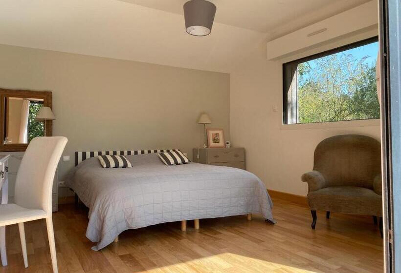 标准房带园景, La Chambre De Claire
