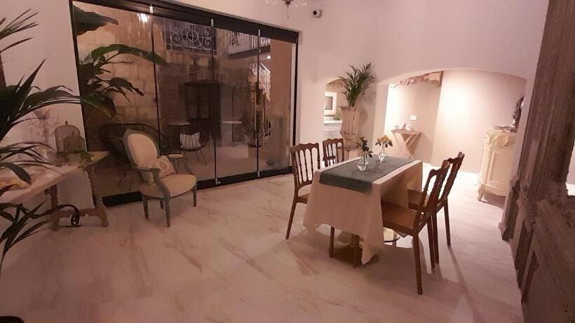 اتاق سوپریور با تخت بزرگ, Casal Annunzia Boutique B&b Accomodation