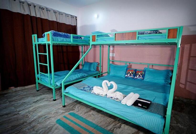 Номер Стандарт Вид на Бассейн, Creek Forest  Riverside Boutique Resort