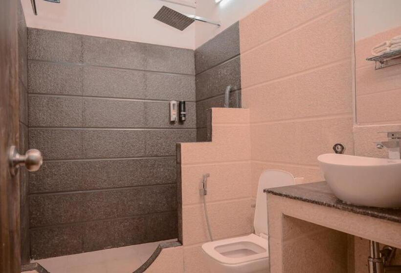 Номер Deluxe, Amadi Beach Front Resort