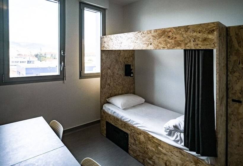 スタンダードトリプルルーム, Auberge De Jeunesse Hi Clermont Ferrand