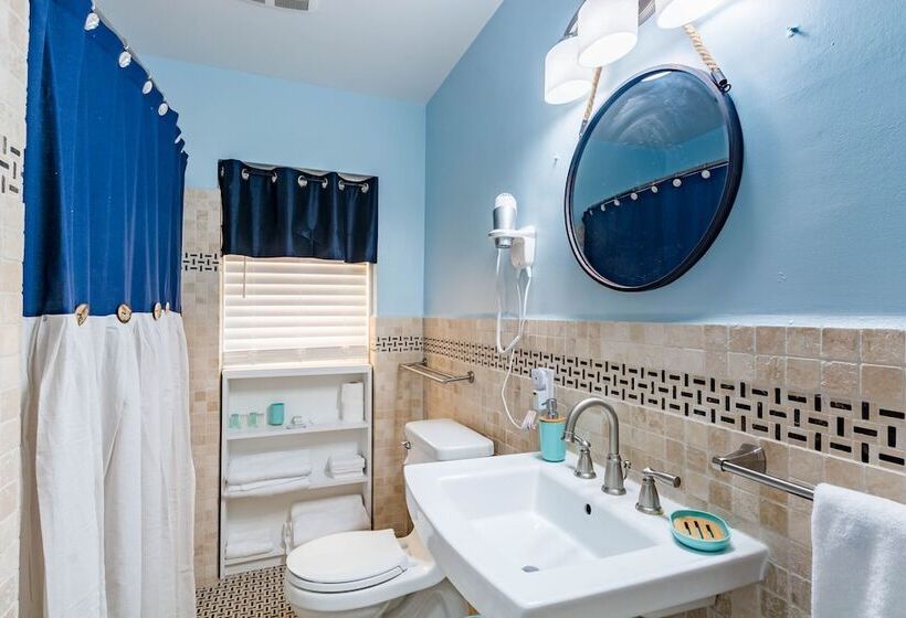 דירת חדר, Upham Beach Inn