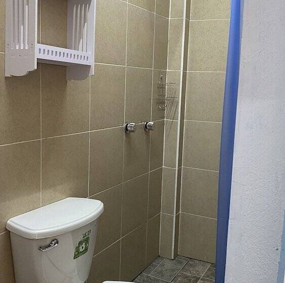 اتاق راحتی سه تخته, Casa Leonor