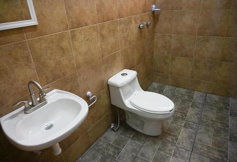 اتاق لوکس با تخت بزرگ, Casa Leonor