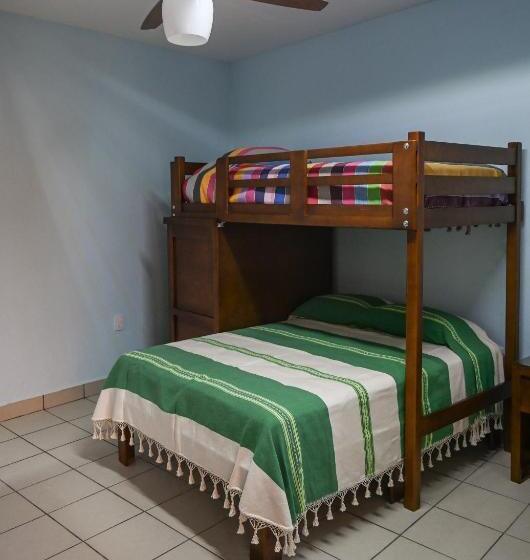 اتاق راحتی سه تخته, Casa Leonor