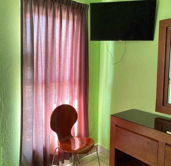 Economy Triple Room, Casa Leonor