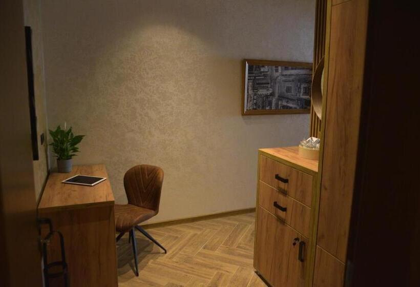 اتاق لوکس, Corso Rooms City Centre