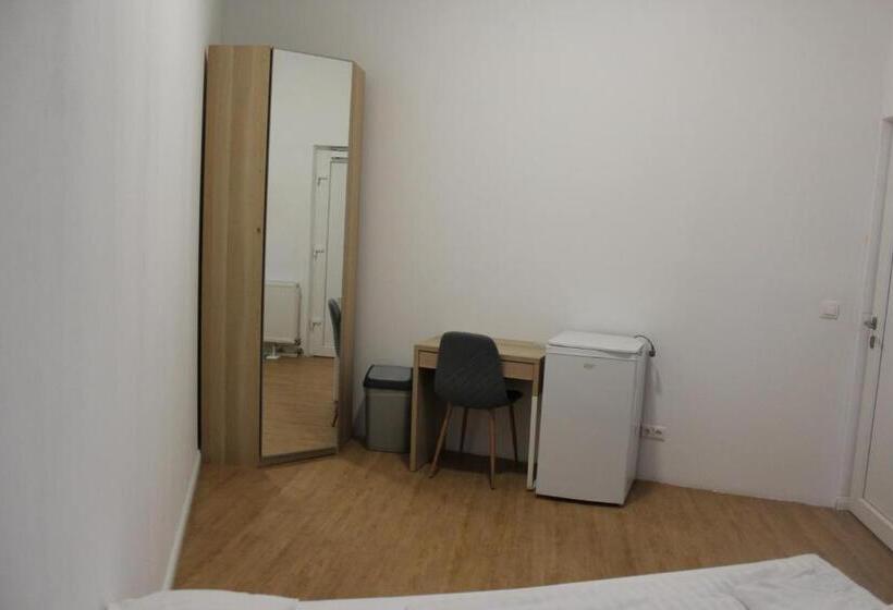 标准单人间, David S Hostel
