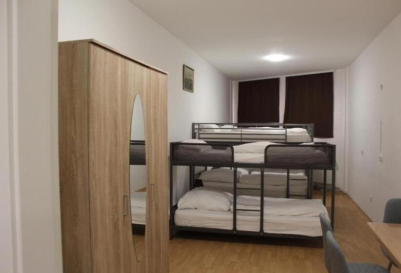 공동 객실, David S Hostel