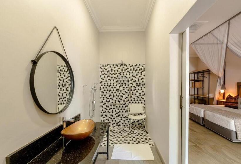 اتاق سوپریور با چشم‌انداز باغ, Nkosi Guest Lodge
