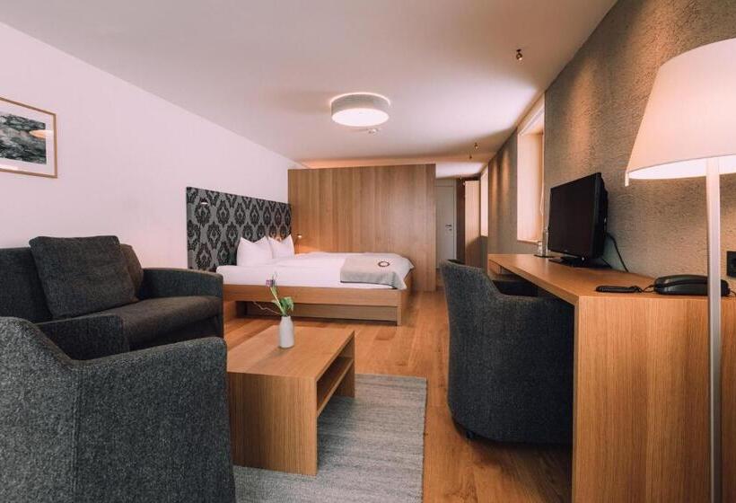 Полулюкс с Балконом, Naturhotel Chesa Valisa