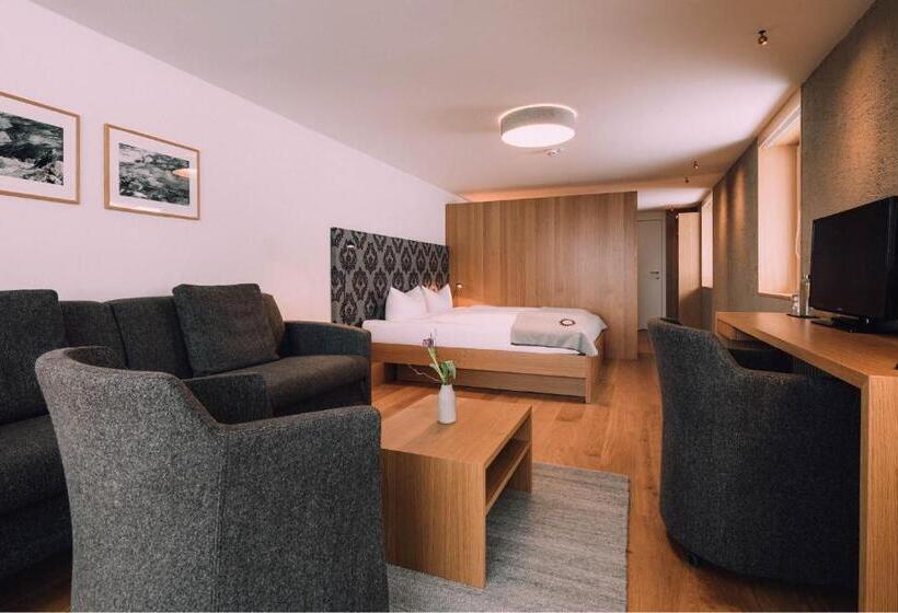 Полулюкс с Балконом, Naturhotel Chesa Valisa