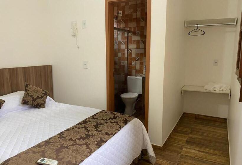 Háromágyas Standard Szoba, Pousada Da Villa
