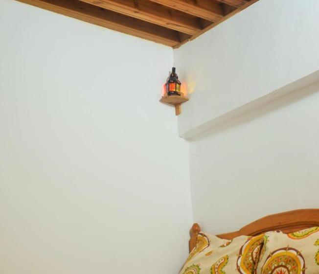 اتاق استاندارد با سرویس بهداشتی مشترک, Moroccan Dream Hostel