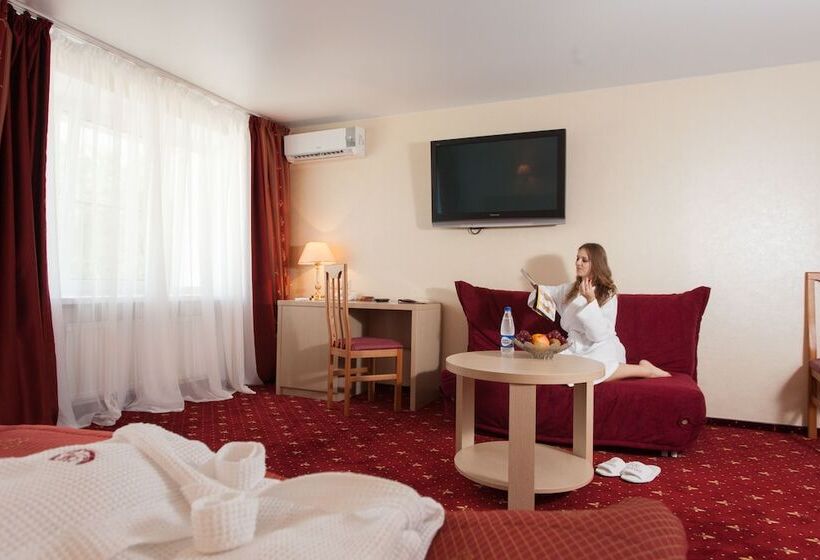 스탠다드 스튜디오, Amaks Hotel Rossia