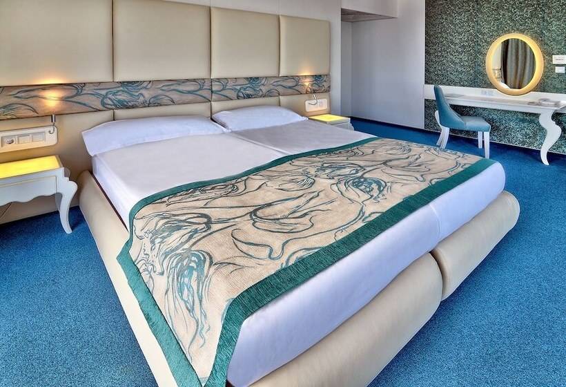 اتاق اساندارد با چشم‌انداز جانبی به دریا, Grifid Metropol Hotel   Premium All Inclusive & Private Beach   Adults Only