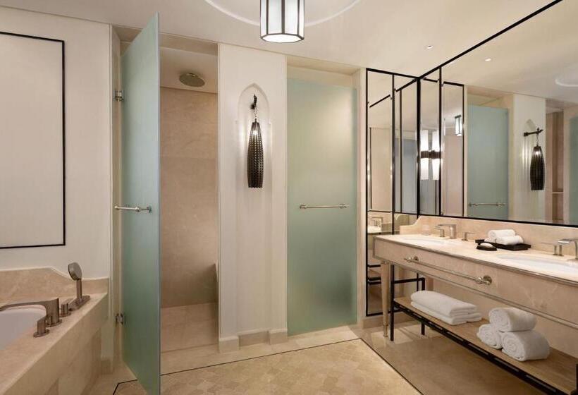 디럭스 룸 킹사이즈 침대, The St. Regis La Bahia Blanca Resort   Tamuda Bay