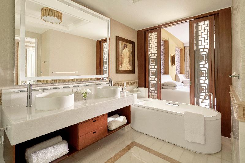 اتاق کلاسیک با تخت دونفره, Intercontinental Grand Ho Tram