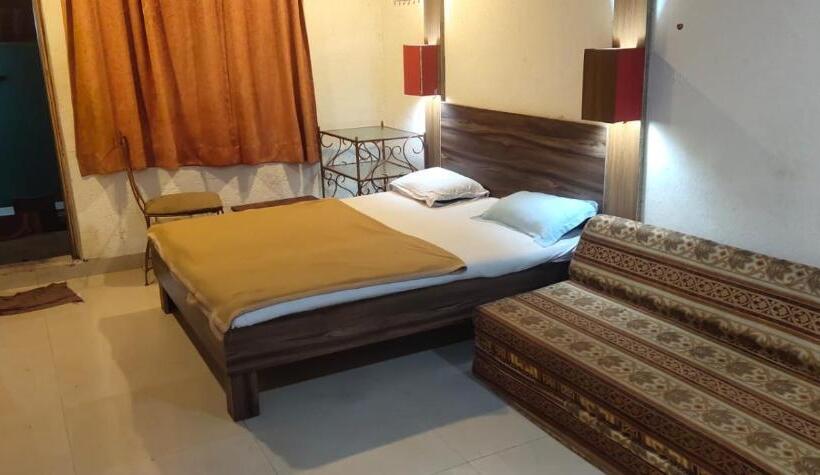 Семейный Номер Deluxe, Bungalow Resort Panorama Matheran