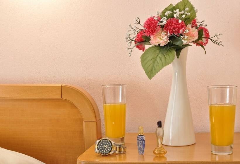 استودیوی استاندارد, Lido Sofia Holidays